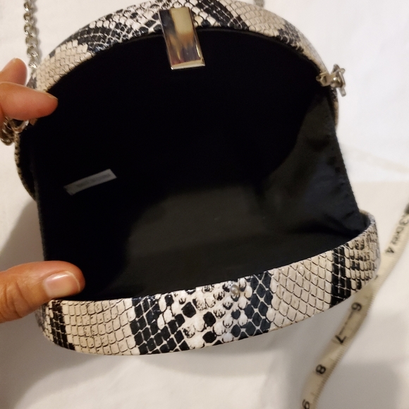 Hard case  round snake skin print round bag - Picture 9 of 14